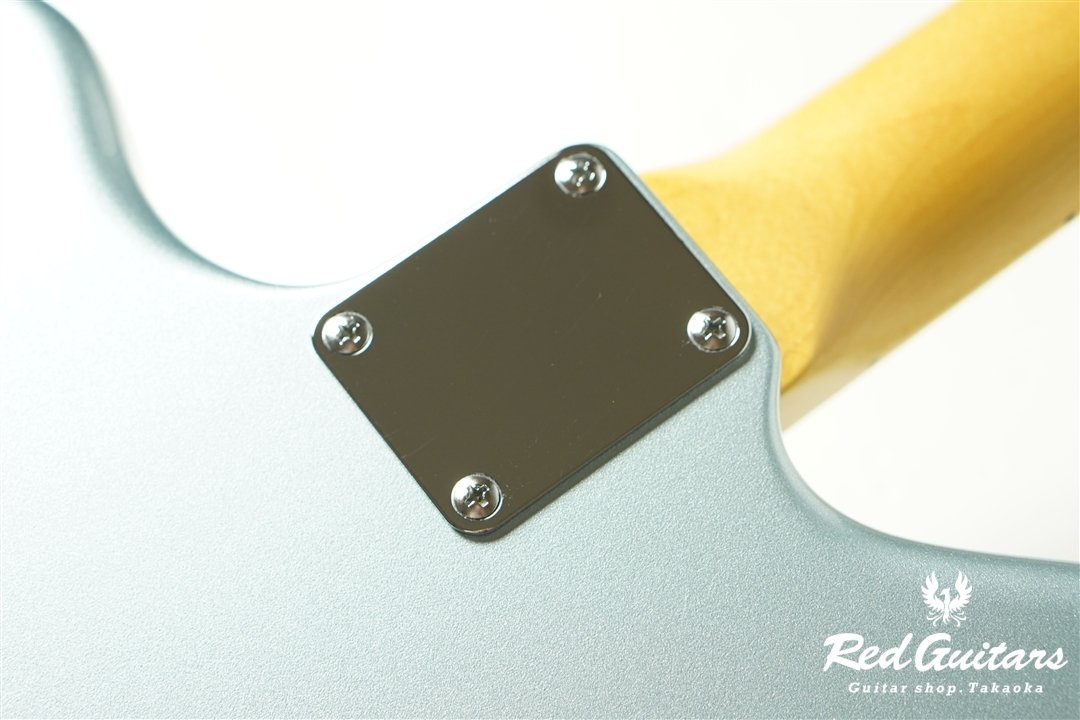 Model JM. Glassy #093 - Ice Blue Metallic